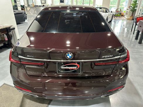 Used 2020 BMW 750i xDrive w/ Executive Package AWD/4WD image 30