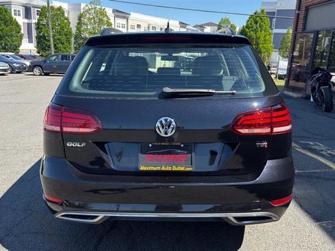 Used 2018 Volkswagen Golf SportWagen FWD image 10