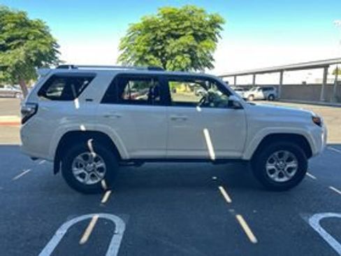 Used 2023 Toyota 4Runner SR5 AWD/4WD image 4