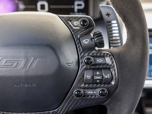Used 2017 Ford GT RWD image 70