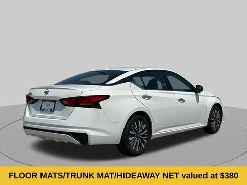 Used 2025 Nissan Altima 2.5 SV FWD image 3