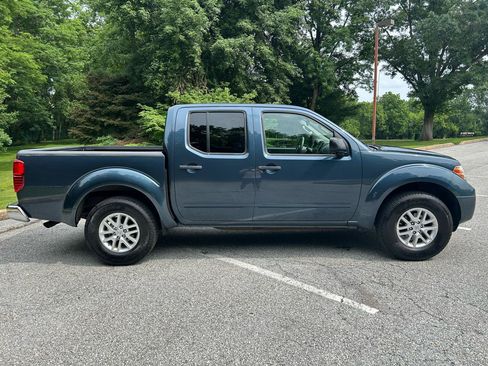 Used 2014 Nissan Frontier SV AWD/4WD image 4