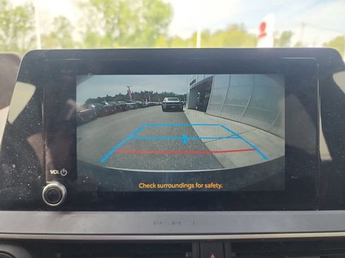 Used 2023 Toyota Prius Prime FWD image 18