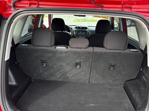 Used 2019 Kia Soul FWD image 12