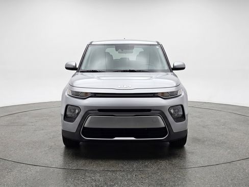 Used 2025 Kia Soul LX w/ LX Technology Package FWD image 2