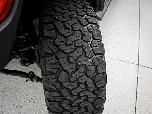 Used 2023 Jeep Wrangler Unlimited Rubicon AWD/4WD image 12