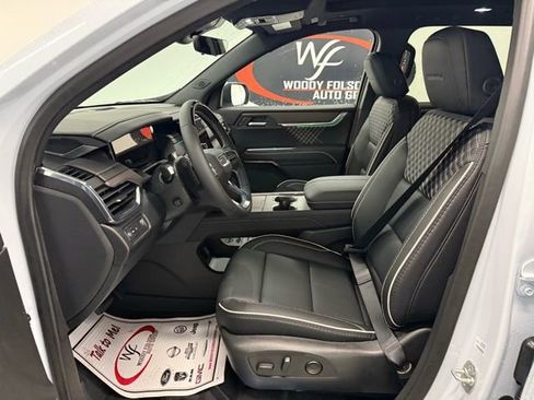 New 2026 GMC Acadia Denali w/ Super Cruise Package FWD image 9
