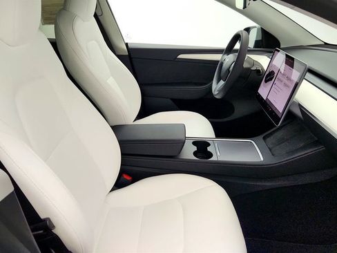 Used 2023 Tesla Model Y Long Range AWD/4WD image 29