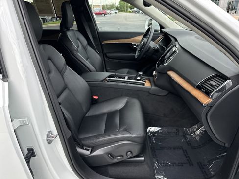 Used 2023 Volvo XC90 B6 Plus AWD/4WD image 35