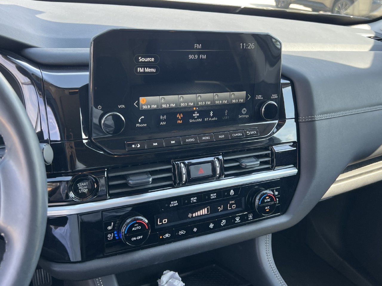Used 2025 Nissan Pathfinder Platinum FWD image 9