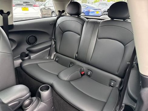 Used 2022 MINI Cooper 2-Door Hardtop FWD image 15