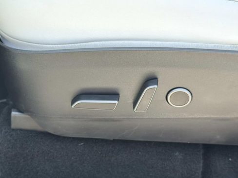 Used 2021 Tesla Model Y Long Range AWD/4WD image 20