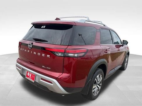 Used 2025 Nissan Pathfinder SL AWD/4WD image 7