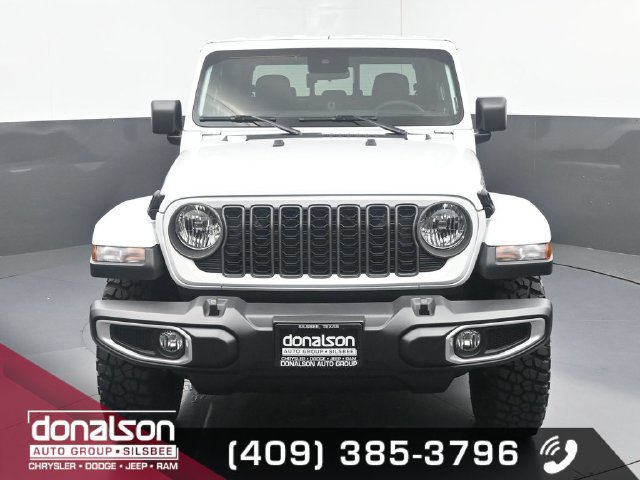 Used 2025 Jeep Gladiator Sport AWD/4WD image 3