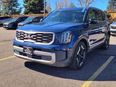 Used 2023 Kia Telluride S w/ S Sunroof Package image 4