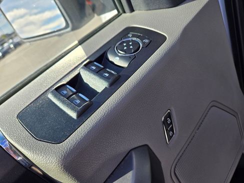 Used 2019 Ford F150 XLT image 23