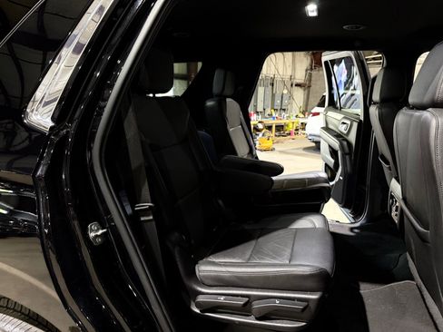 Used 2022 Chevrolet Tahoe LT w/ Luxury Package RWD image 24