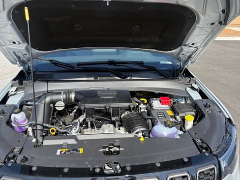 New 2026 Jeep Compass Latitude AWD/4WD image 18