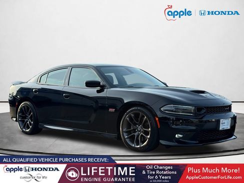 Used 2022 Dodge Charger Scat Pack RWD image 1
