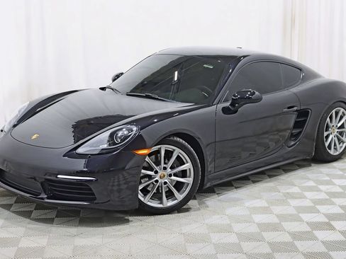 Used 2019 Porsche 718 Cayman RWD image 6