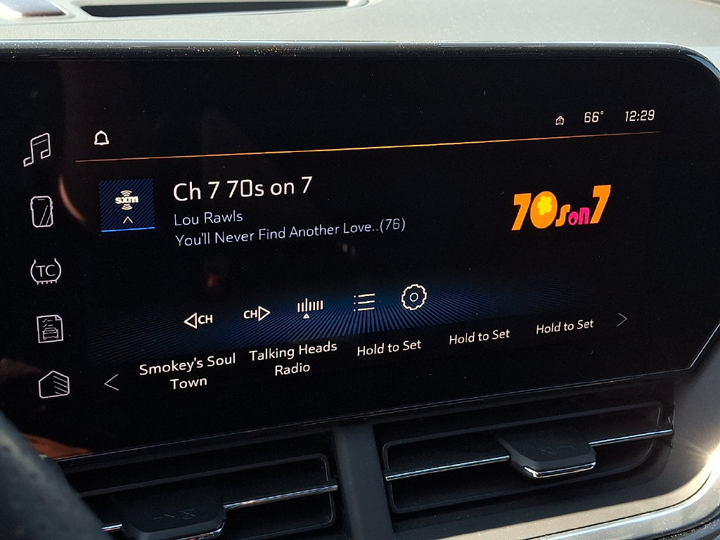 Used 2024 Chevrolet Trax RS w/ Sunroof Package FWD image 19