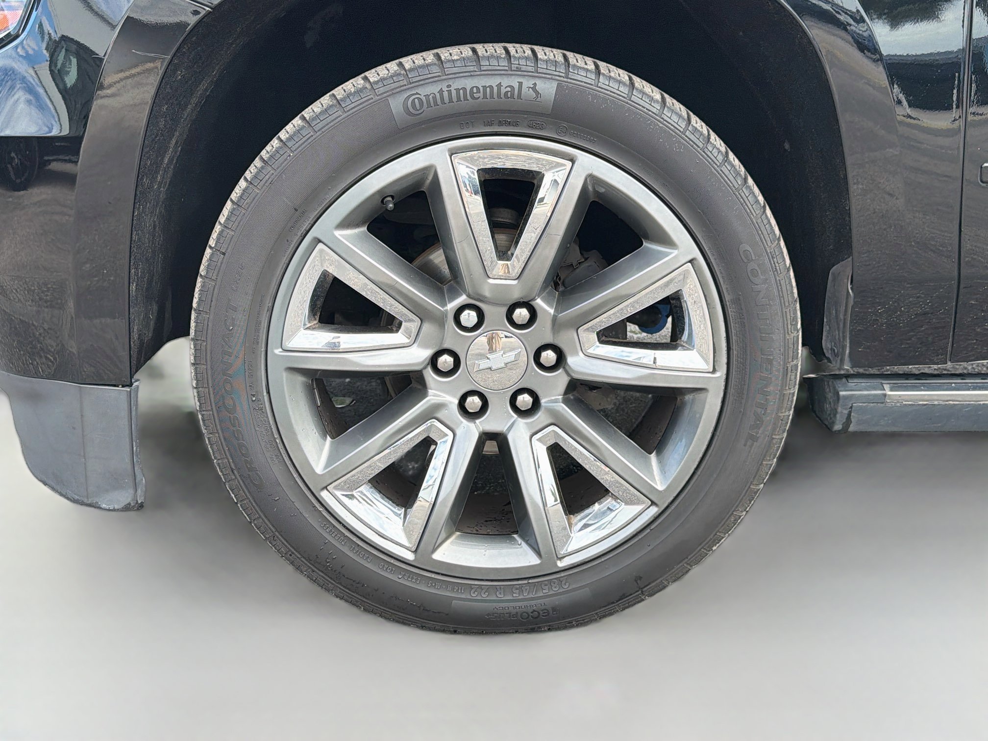 Used 2015 Chevrolet Suburban LTZ RWD image 45