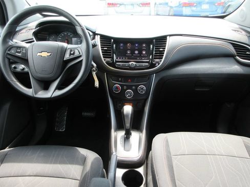 Certified 2020 Chevrolet Trax LT FWD image 16