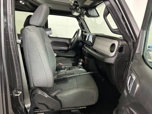 Used 2024 Jeep Wrangler Unlimited image 28