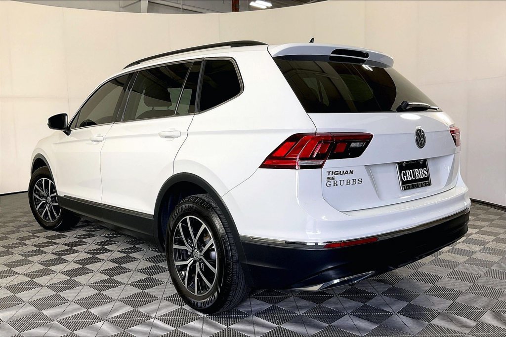 Used 2021 Volkswagen Tiguan SE w/ Panoramic Sunroof Package FWD image 14