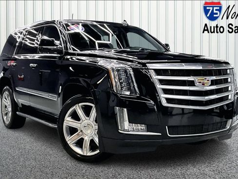 Used 2016 Cadillac Escalade Luxury image 1