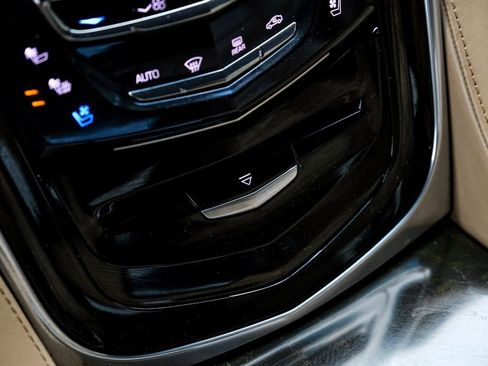 Used 2019 Cadillac Escalade Platinum image 28