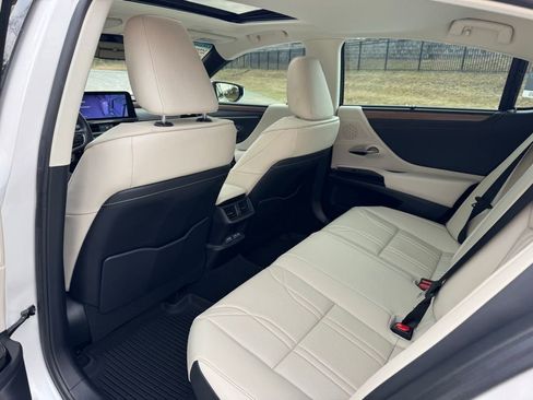 Certified 2023 Lexus ES 300h Ultra Luxury image 26