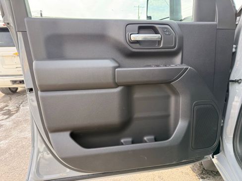 Used 2025 Chevrolet Silverado 2500 Custom w/ Custom Value Package image 15