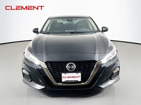 Used 2021 Nissan Altima 2.5 SR w/ SR Premium Package FWD image 3