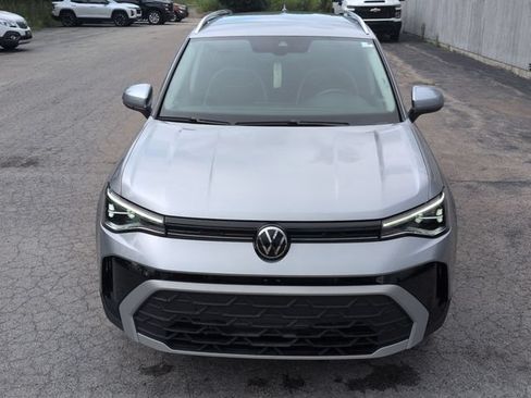 Used 2025 Volkswagen Taos SE AWD/4WD image 22