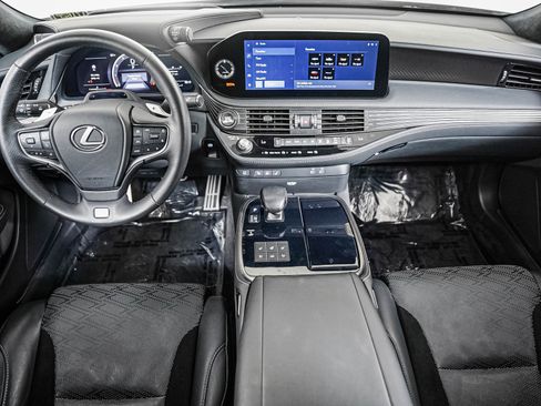 Used 2024 Lexus LS 500 F Sport w/ Dynamic Handling Package RWD image 9