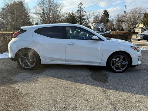 Used 2019 Hyundai Veloster 2.0 image 3