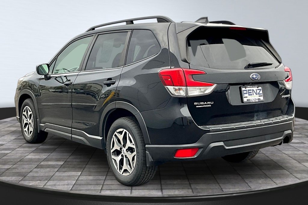 Used 2019 Subaru Forester Premium AWD/4WD image 4