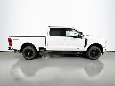New 2026 Ford F250 Lariat w/ Black Appearance Package image 8