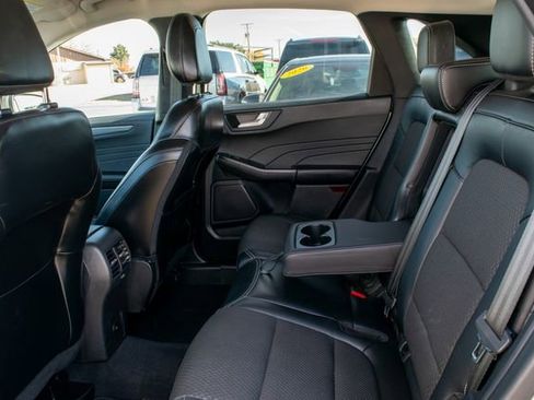 Used 2023 Ford Escape SE image 19