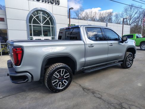 Used 2024 GMC Sierra 1500 AT4 w/ Technology Package image 15
