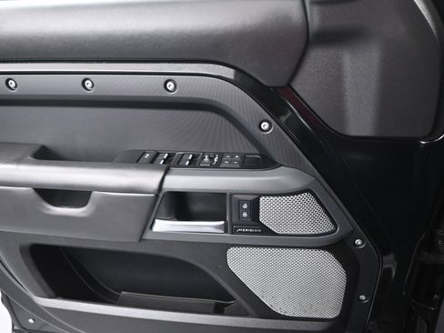 Certified 2023 Land Rover Defender 130 X-Dynamic SE image 13