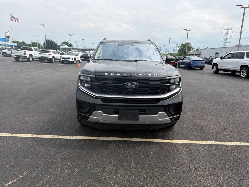 Used 2025 Ford Expedition Max Platinum AWD/4WD image 4