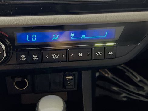Used 2016 Toyota Corolla LE FWD image 25