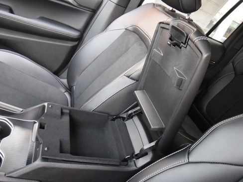 New 2025 Jeep Grand Cherokee Altitude image 15