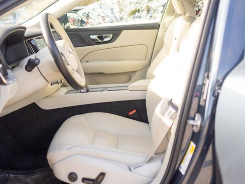 Used 2024 Volvo V60 B5 Cross Country Plus w/ Protection Package Premier image 31