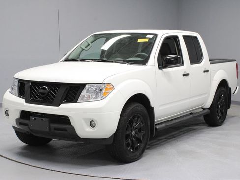 Certified 2019 Nissan Frontier SV w/ Value Truck Package AWD/4WD image 7