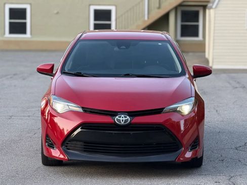 Used 2018 Toyota Corolla LE w/ Carpet Mat Package (TMS) FWD image 4