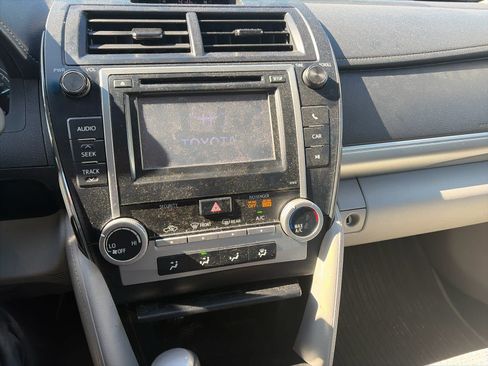 Used 2012 Toyota Camry LE FWD image 7