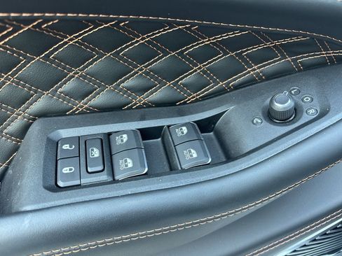 Used 2025 Jeep Grand Cherokee Summit image 18